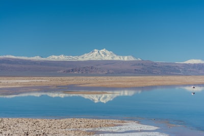 山附近的水域
